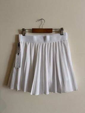 Aritzia TNAction pleated white tennis skort size small